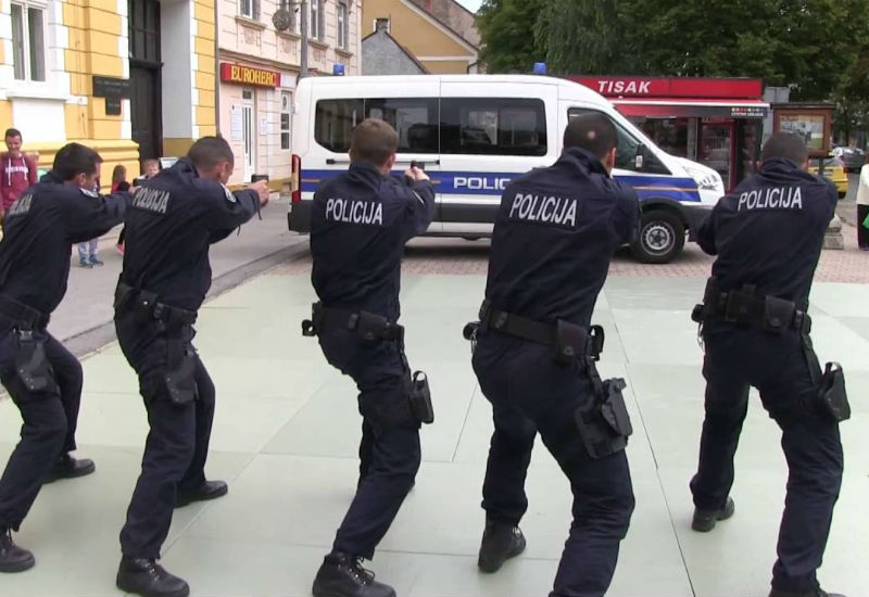 Futrola za pištolj interventne jedinice policije